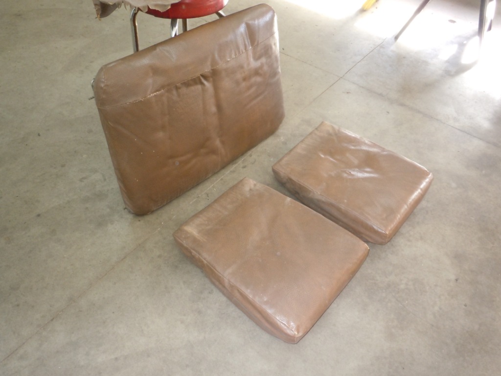 Left these seats with Lorraine, she will also make front side panels for me.